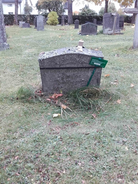 Grave number: NO 15   136