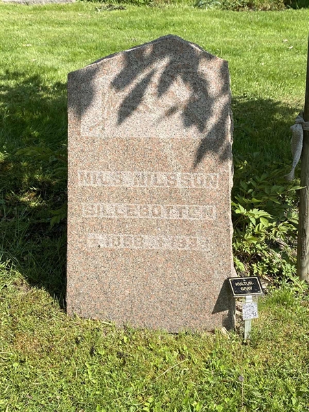 Grave number: 6 2   103