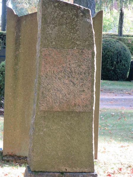 Grave number: HÖB GL.R    51