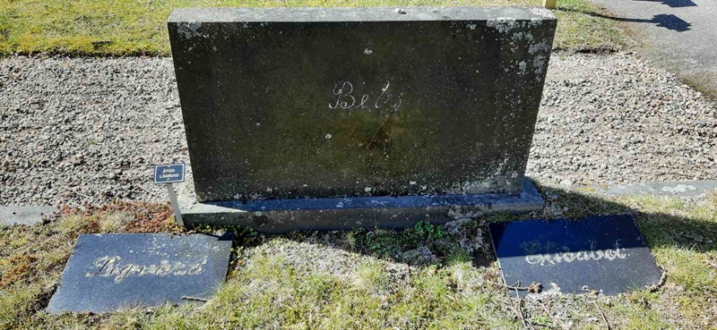 Grave number: GK E    19, 20, 21