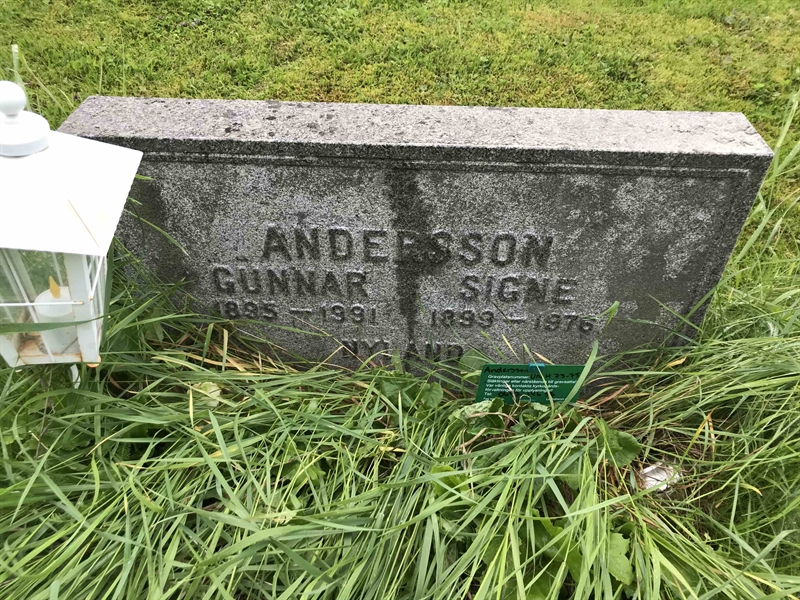 Grave number: UN H    73, 74, 75