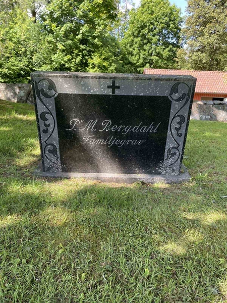Grave number: 4 A 12