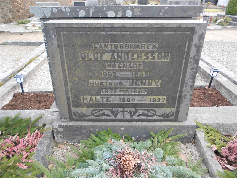 Grave number: NÅ M4    25, 26