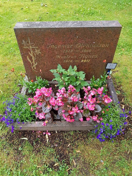 Grave number: Jä 05    71-72