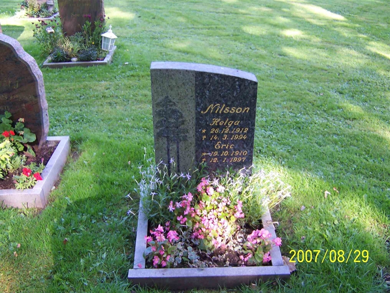 Grave number: 1 3 U2    23