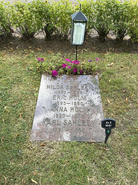 Grave number: 33 6    60-61