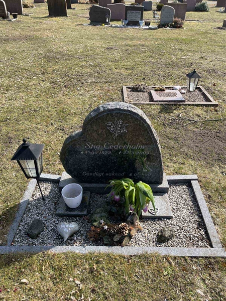 Grave number: VV 1   411, 412