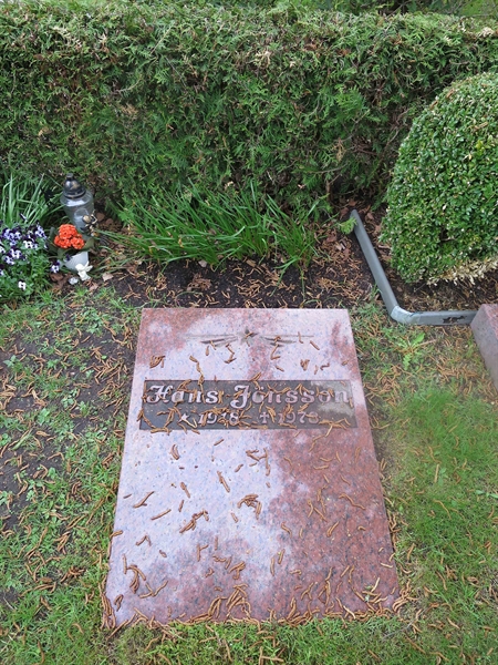 Grave number: HÖB N.UR   218