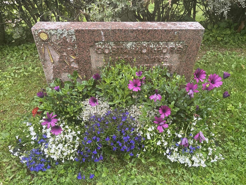 Grave number: 002 2   591