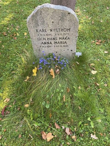 Grave number: 1 H   351