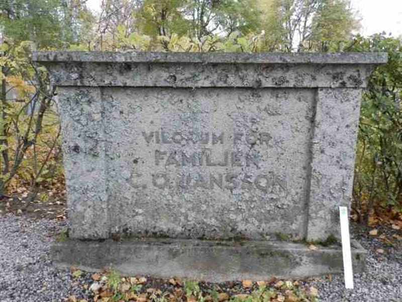 Grave number: 1 1   915