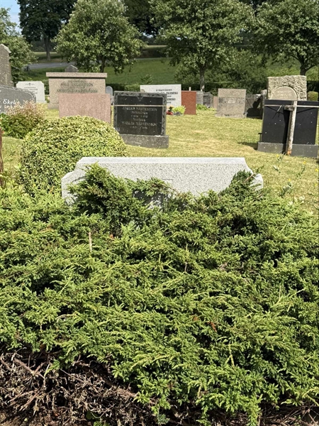 Grave number: FÅ D 114, 115