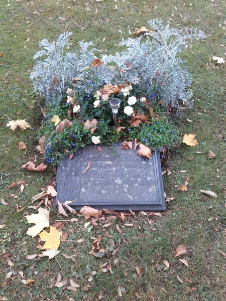 Grave number: NO 07    73