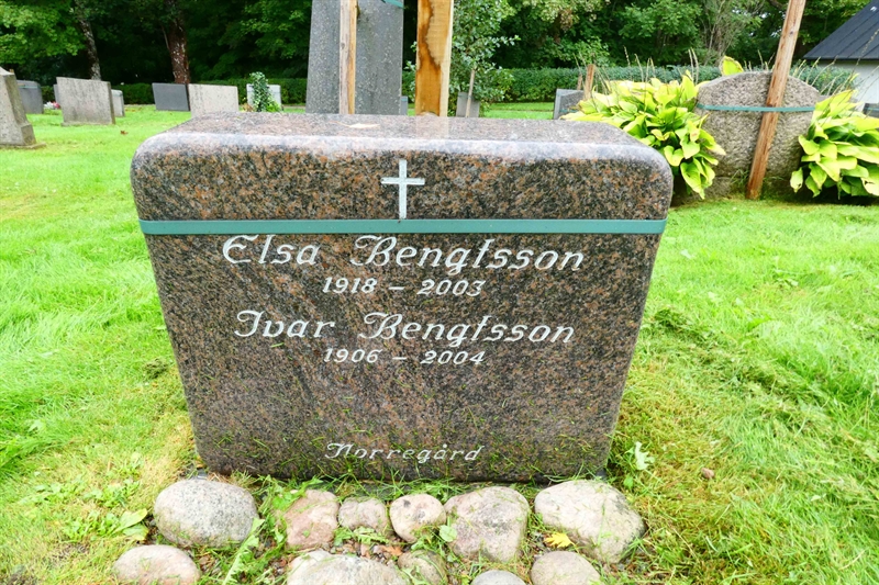 Grave number: TÖ 4   151