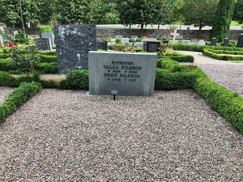 Grave number: Kå 10     9, 10