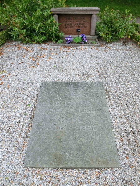 Grave number: KÄ F 169-172