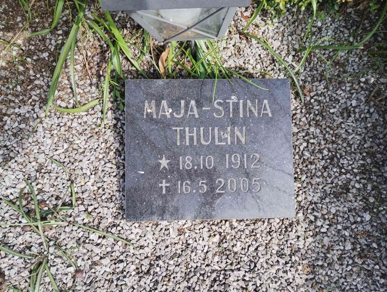 Grave number: Ö YÄ    29, 30