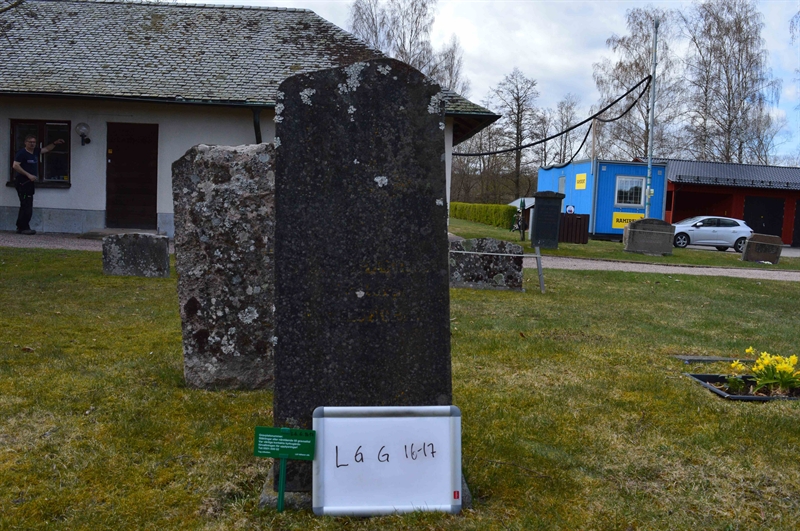 Grave number: LG G    16, 17