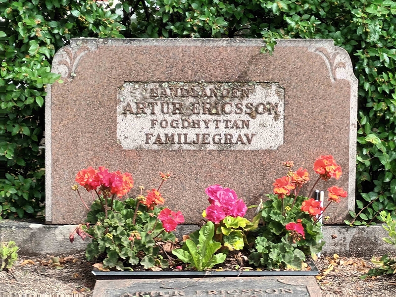 Grave number: SÖ 05   167