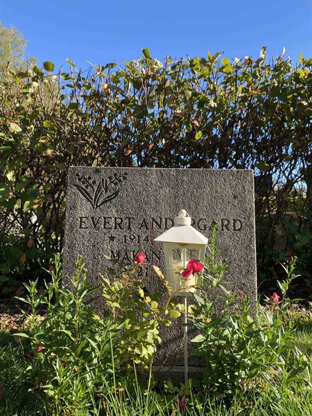 Grave number: 1 22     10