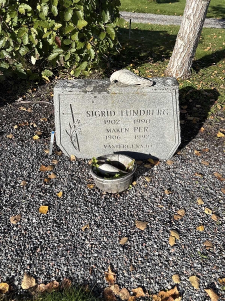 Grave number: 4 N NE     9