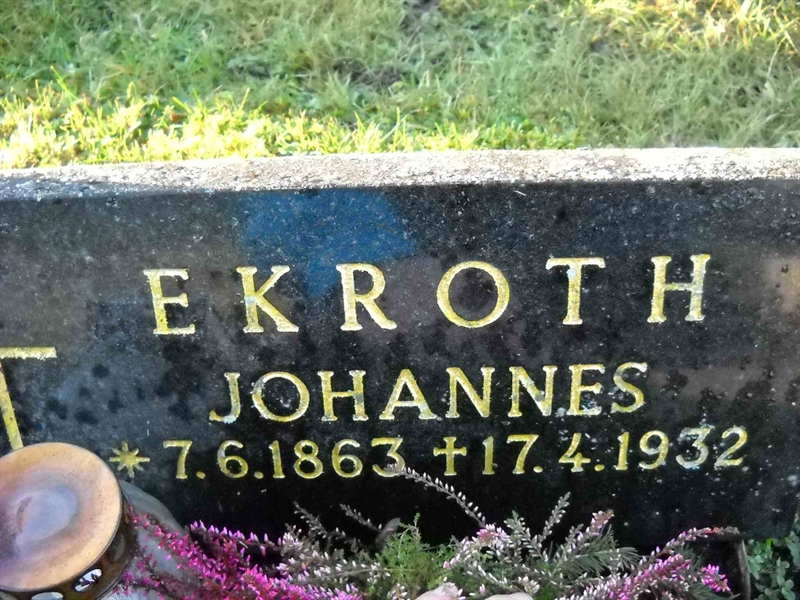 Grave number: 1 GB2 07     66