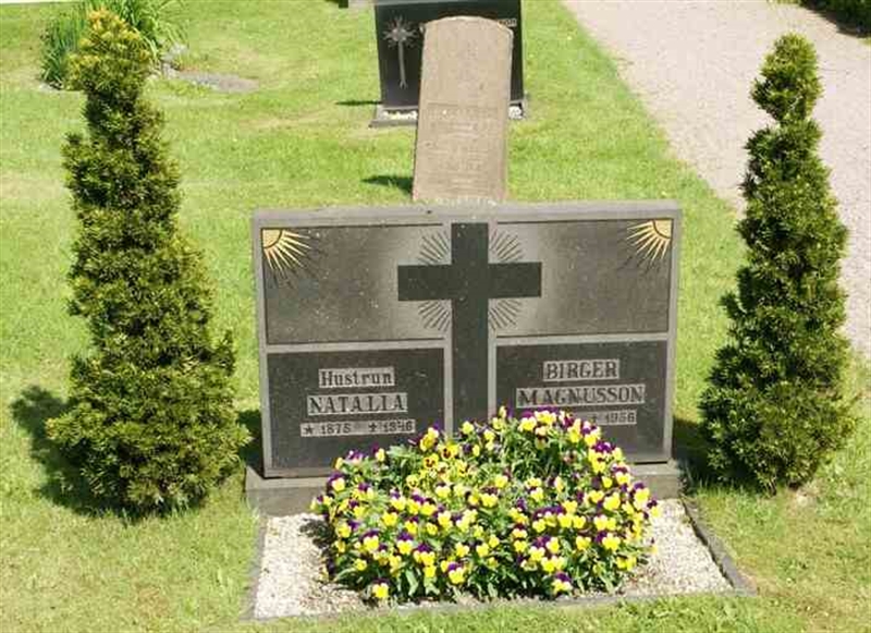 Grave number: SN B   121