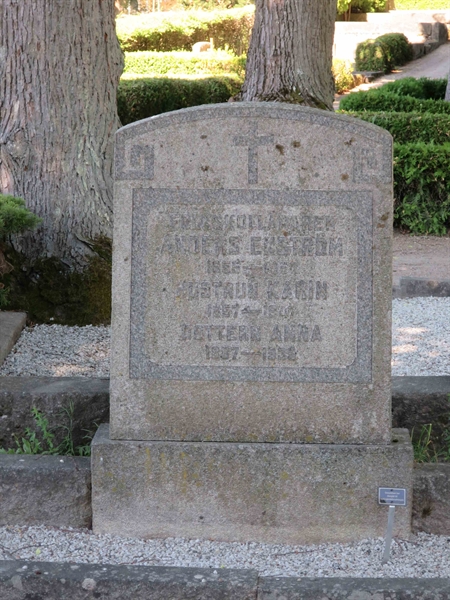 Grave number: HÖB 14    11
