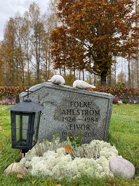 Grave number: 1 24    176