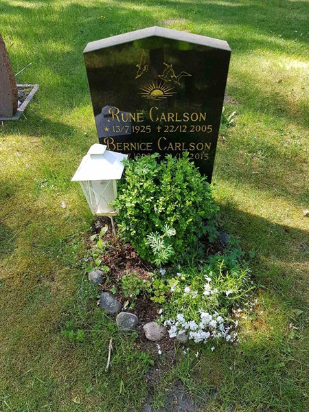 Grave number: 01 14184