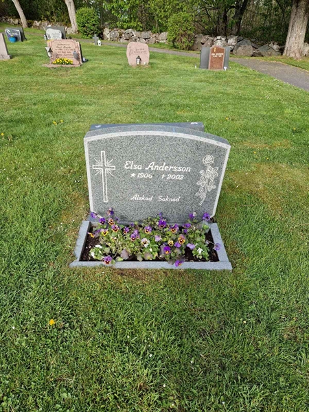 Grave number: 02 H   57