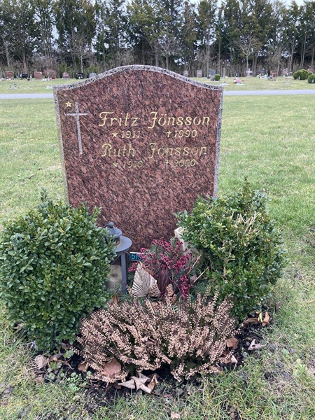 Grave number: R 01   808