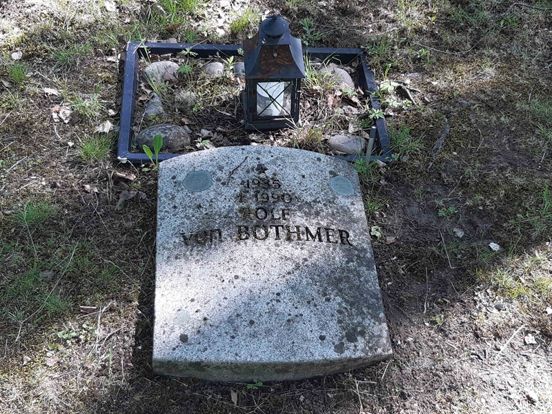 Grave number: KA 15   214