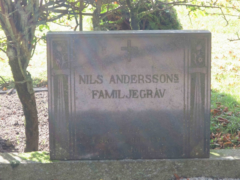 Grave number: HÖB GL.R   115