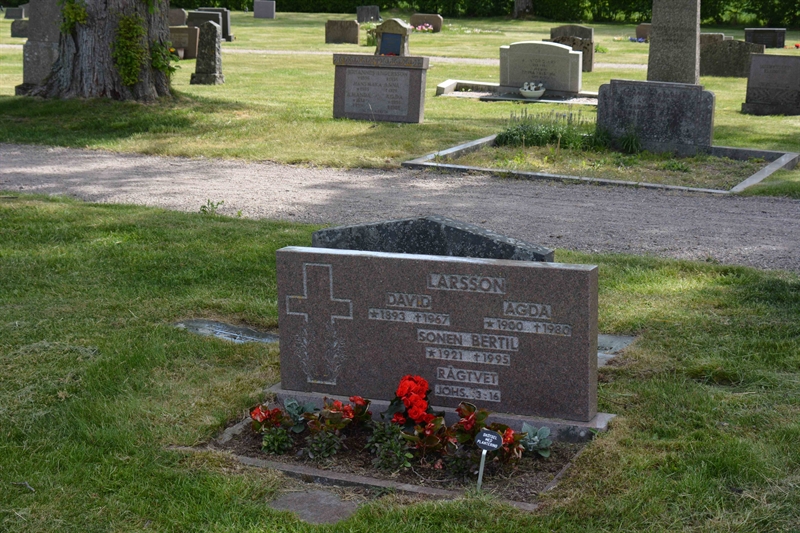 Grave number: G1 J   400D