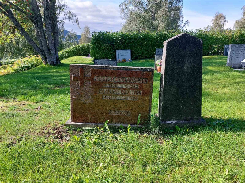 Grave number: K J   135