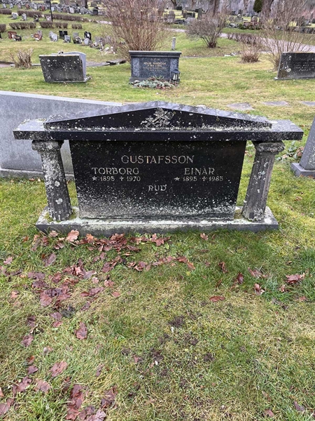 Grave number: Lax mell Kv4 28+29