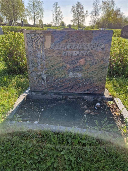 Grave number: 501 14 2702-2703