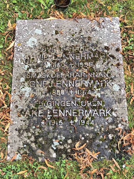 Grave number: SÖ 06   225