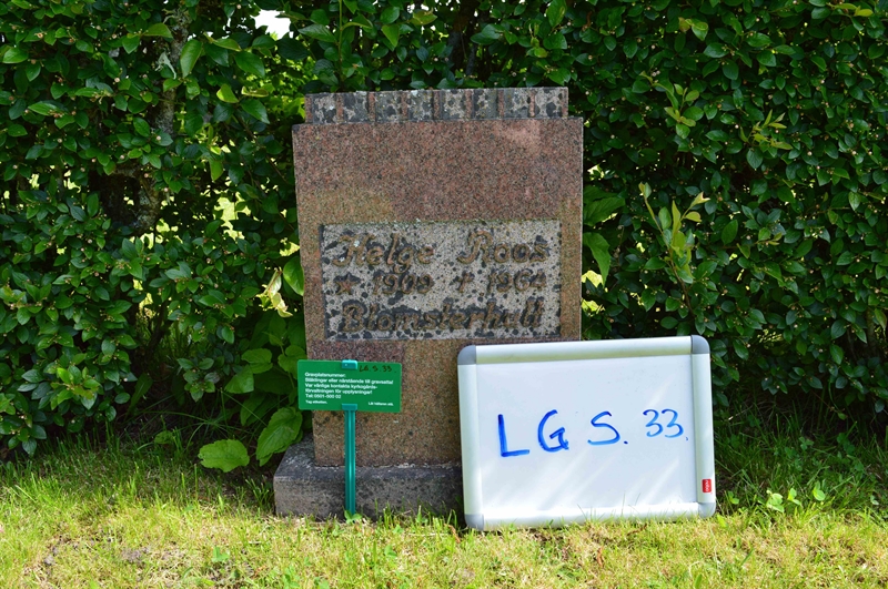 Grave number: LG S    33