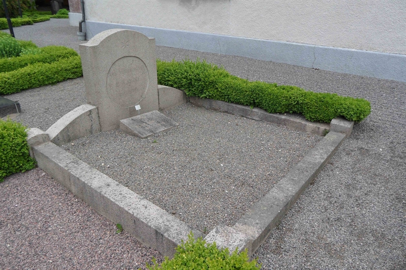 Grave number: SB M   1-2
