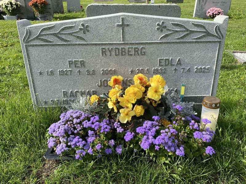 Grave number: 2 08 180
