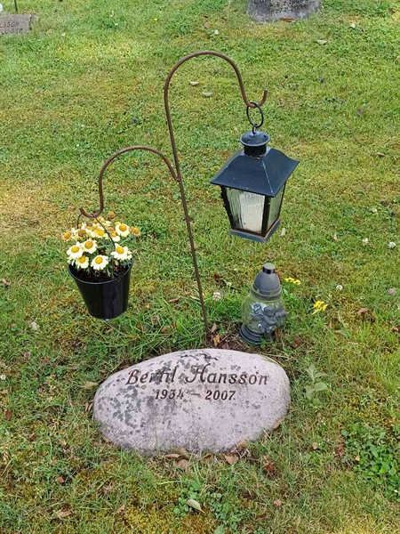 Grave number: OS ÖK U 143