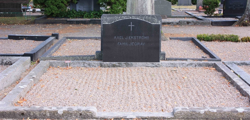 Grave number: Ö 19i   137, 138