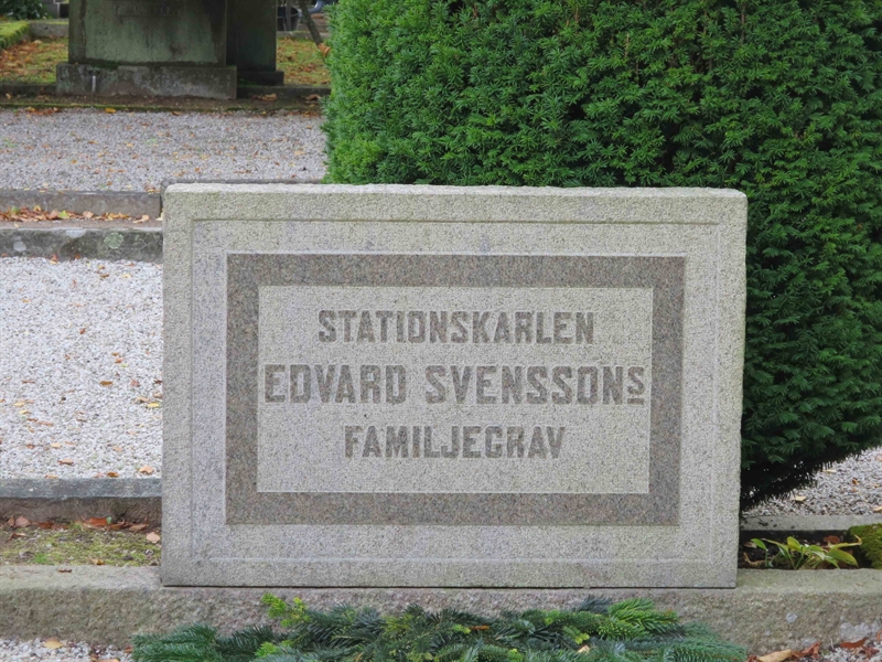 Grave number: HÖB 5   116