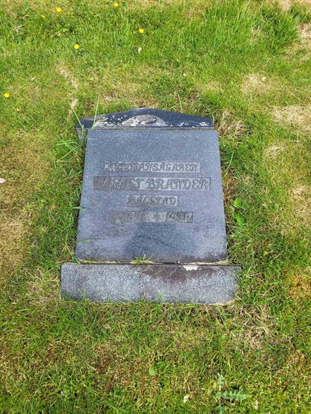 Grave number: kö 01 06     8