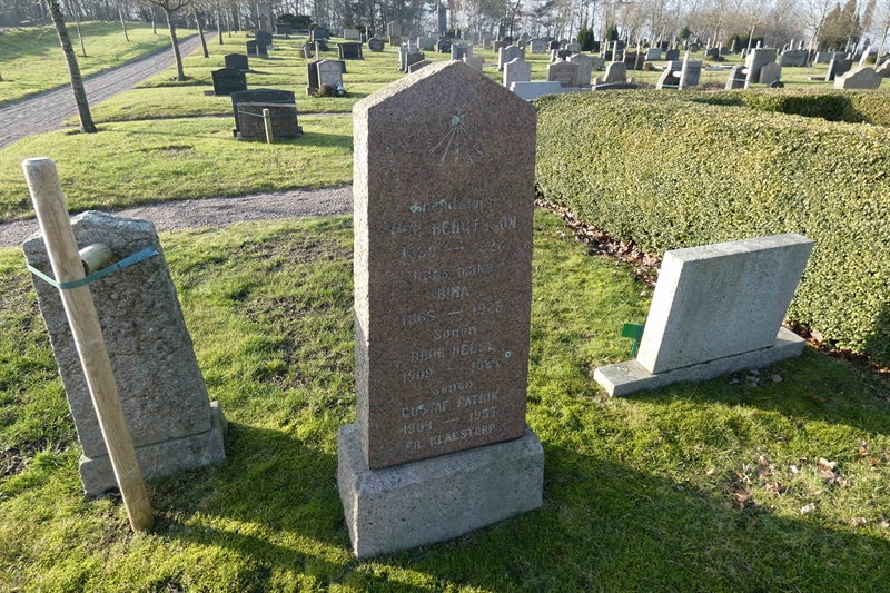 Grave number: EL 1   130