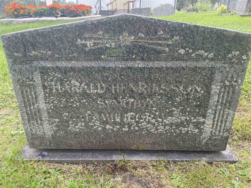 Grave number: 001 1   302