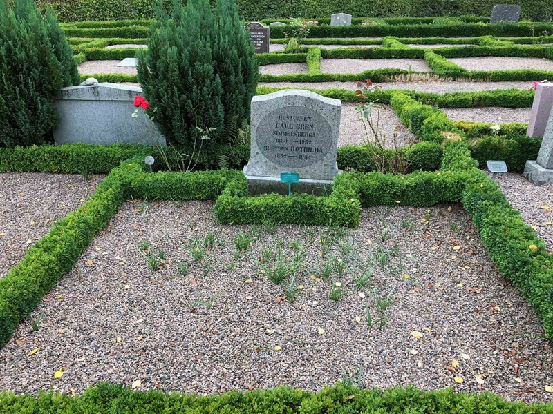 Grave number: Kå 18    39, 40