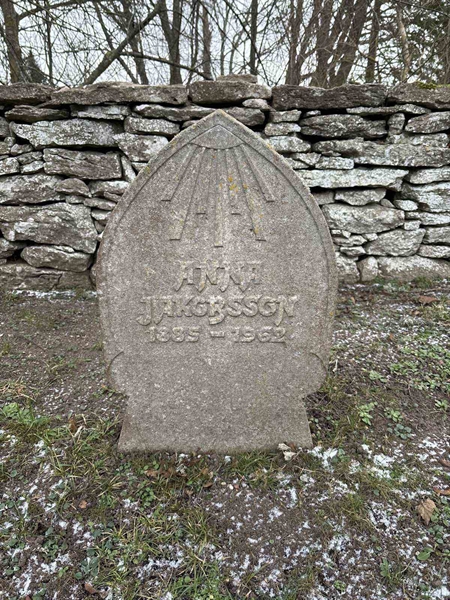 Gravnummer: LE    18